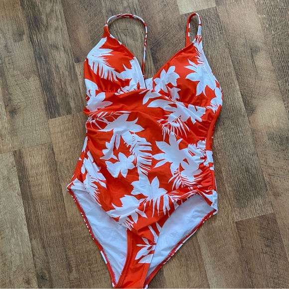 CUPSHE Women's One Piece Swimsuit Tummy Control V Neck Bathing Suit - Picture 7 of 9